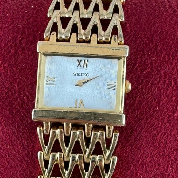 Vintage Seiko Gold Tone Watch with Bright Polish Gold Mesh Bracelet - Picture 1 of 10